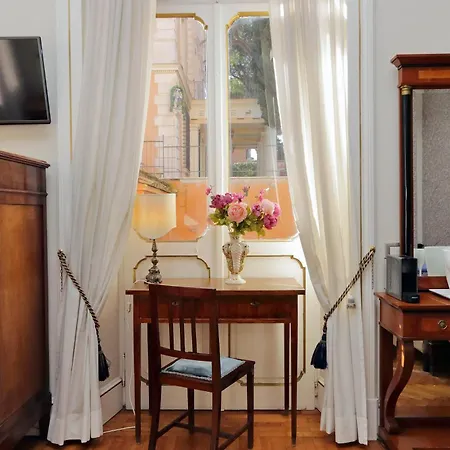 Πανσιόν Domus Monami Luxury 4*