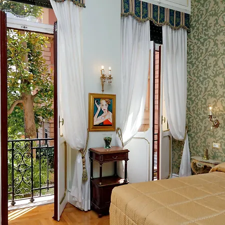 Πανσιόν Domus Monami Luxury 4*